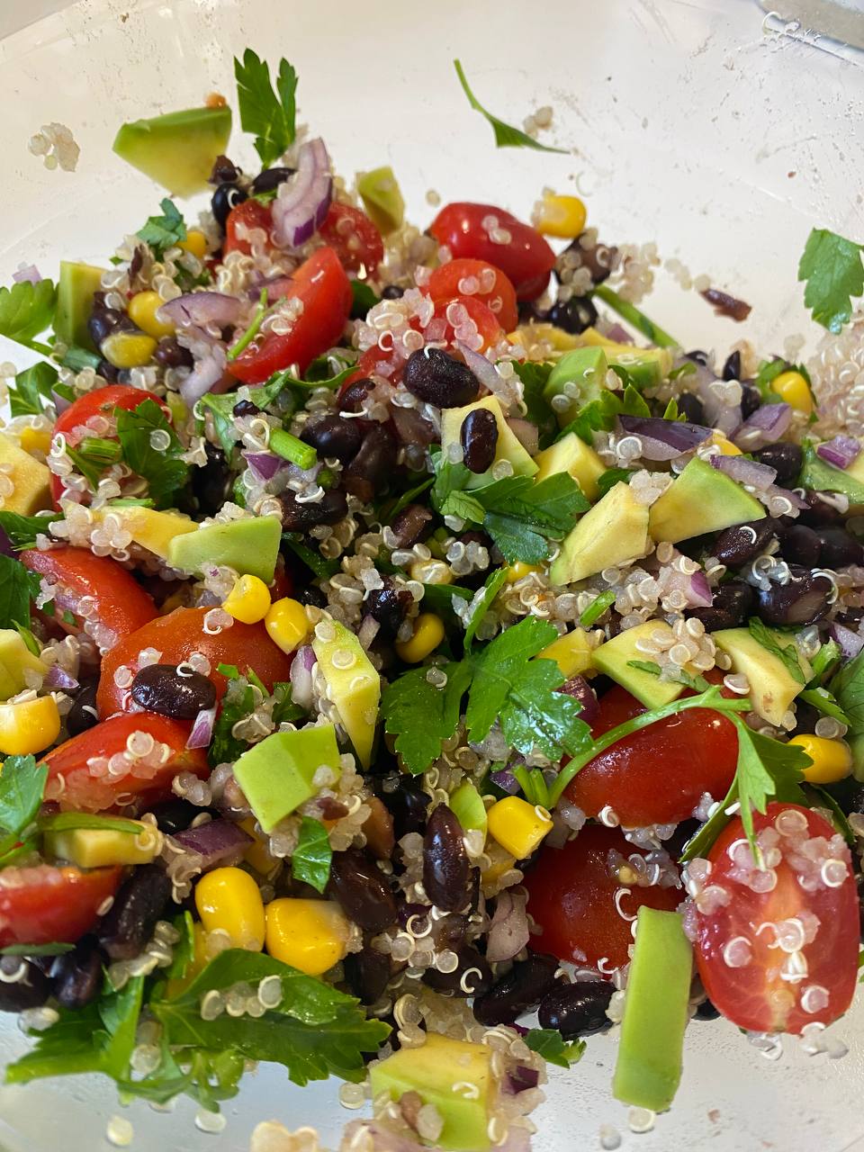 Mexicaanse Quinoa Salade met Avocado Dressing