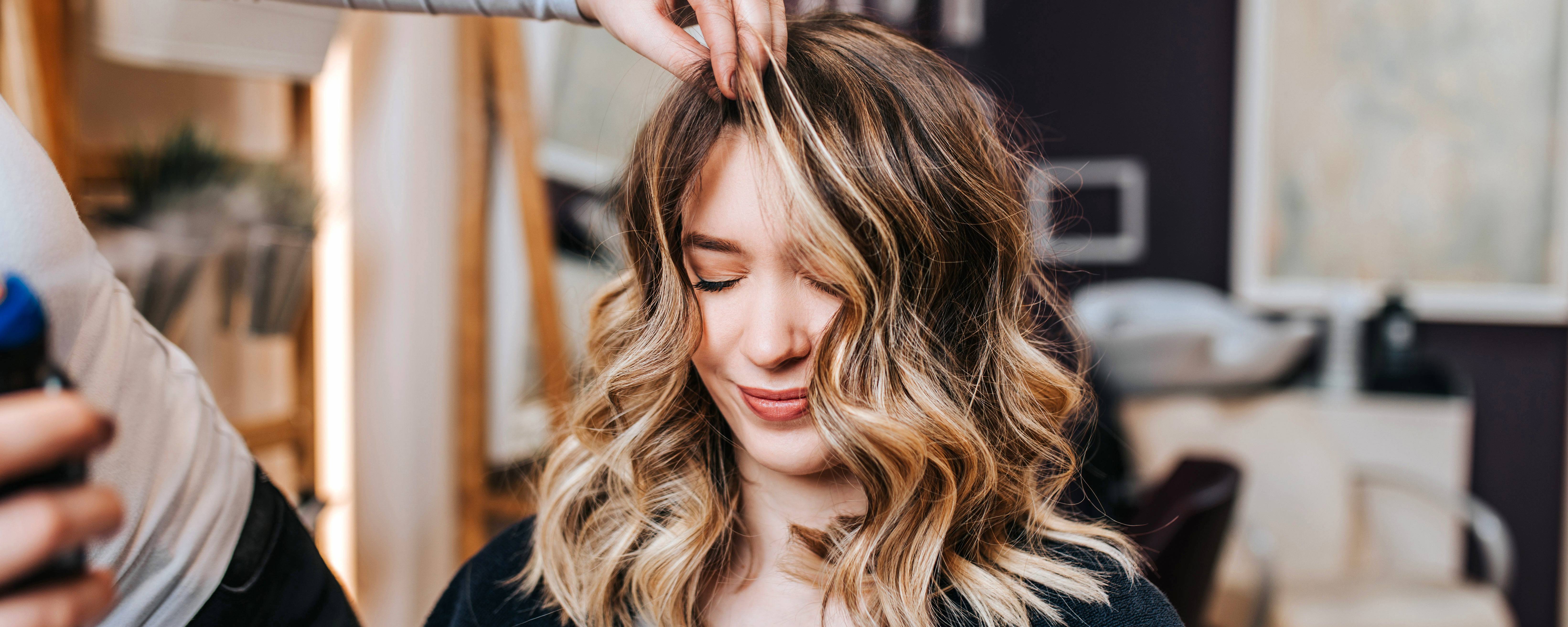 Mechas chunky noventeras: regreso, técnicas y consejos profesionales